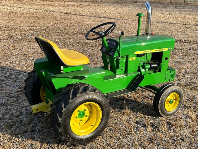 Image of John Deere 4020 equipment image 3