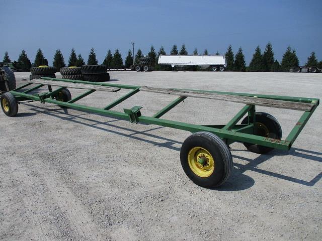 Image of John Deere 1065A equipment image 2