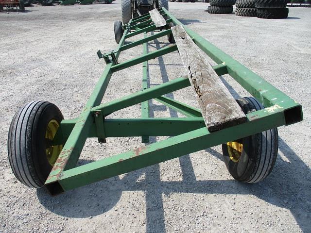 Image of John Deere 1065A equipment image 3