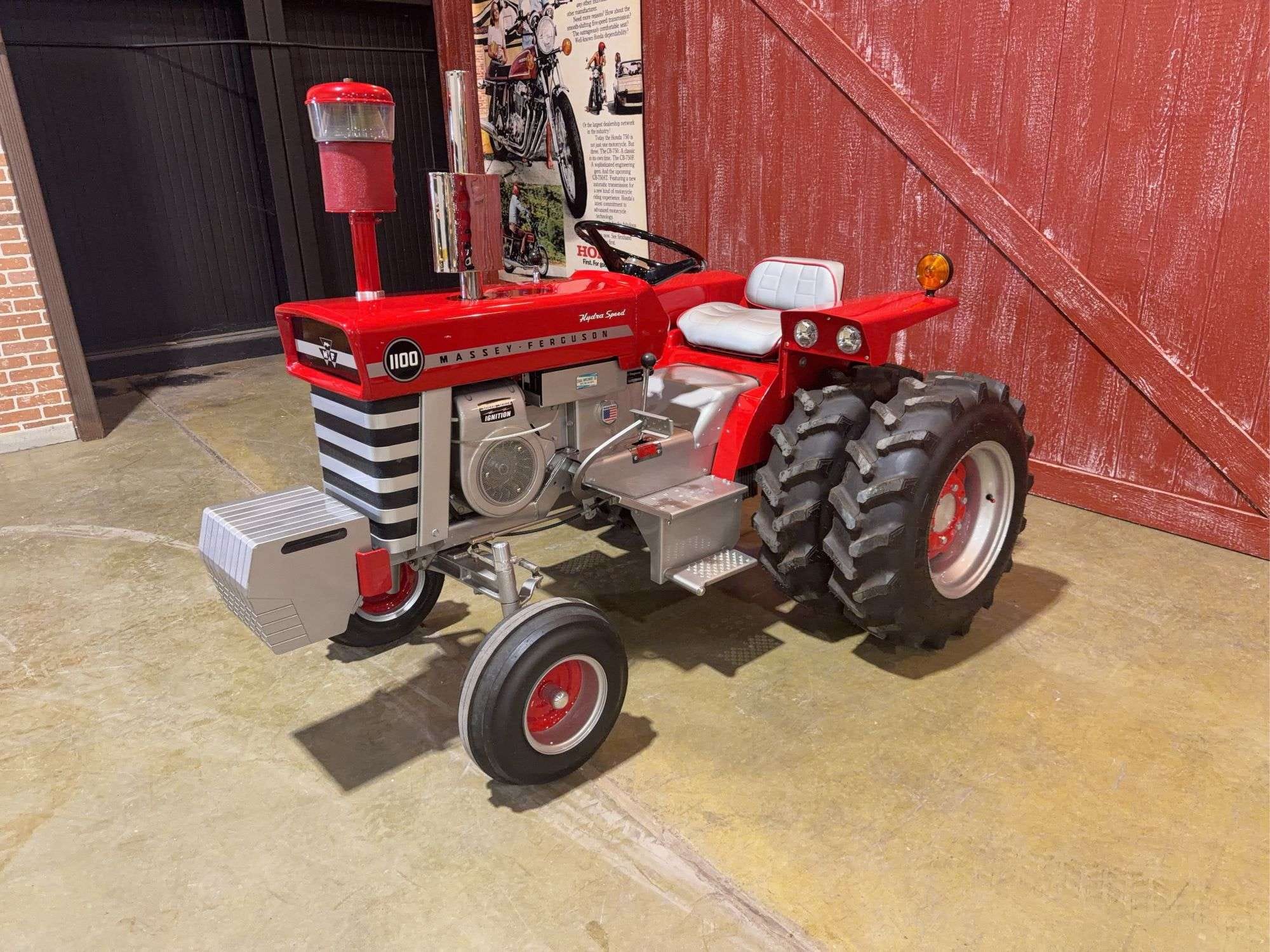 1969 Massey Ferguson 1100 Equipment Image0