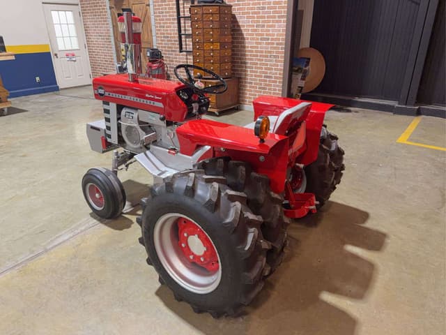 Image of Massey Ferguson 1100 equipment image 2