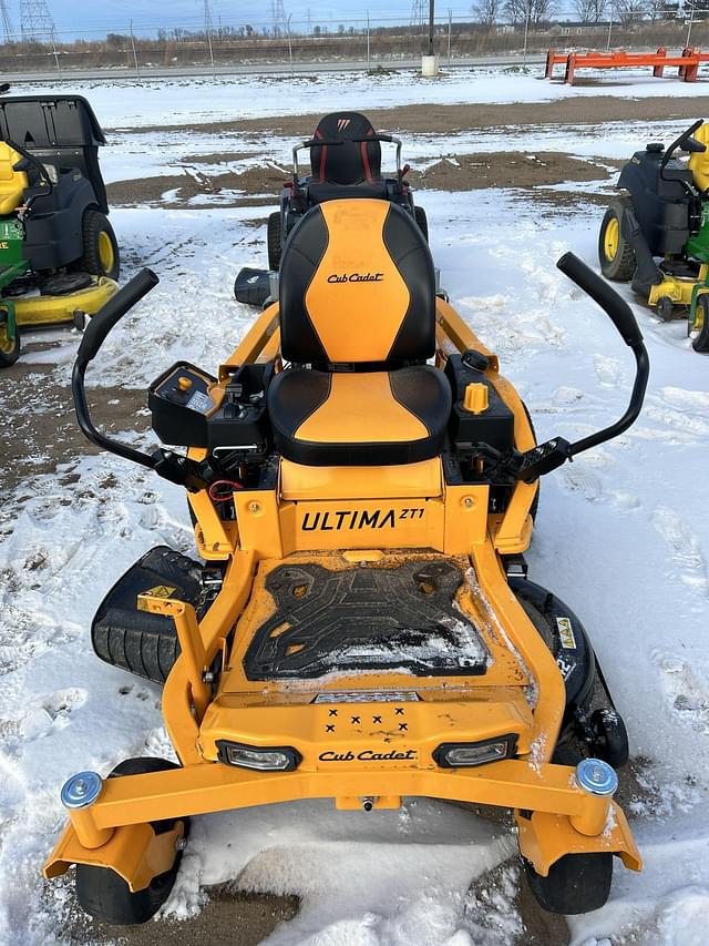 Image of Cub Cadet Ultima ZT1 equipment image 1