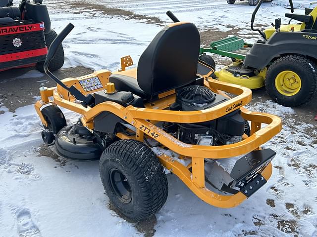 Image of Cub Cadet Ultima ZT1 equipment image 3