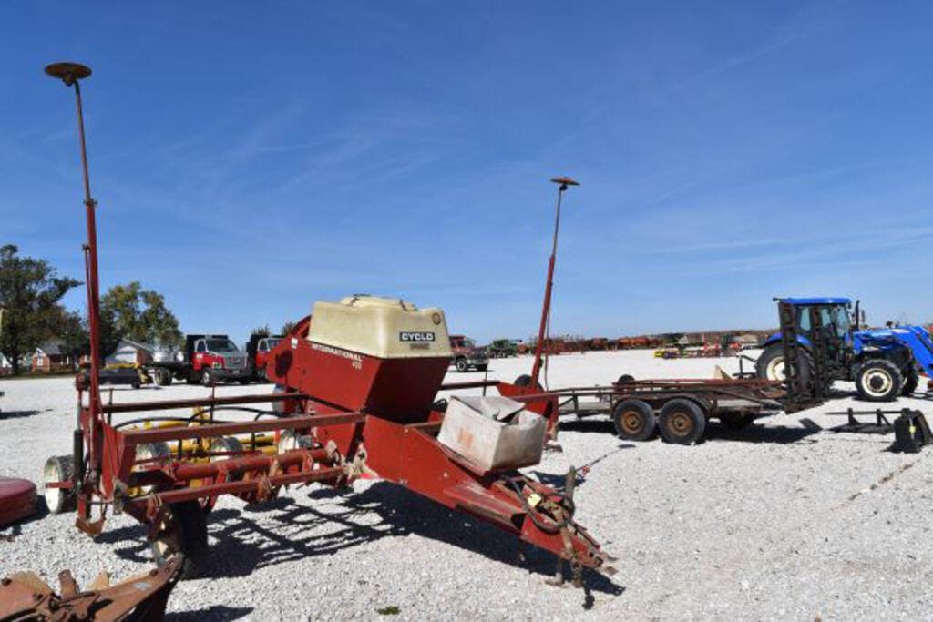 Main image International Harvester 400 Cyclo