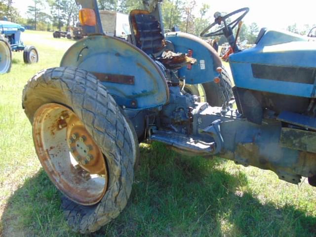 Thumbnail image New Holland 3930 11