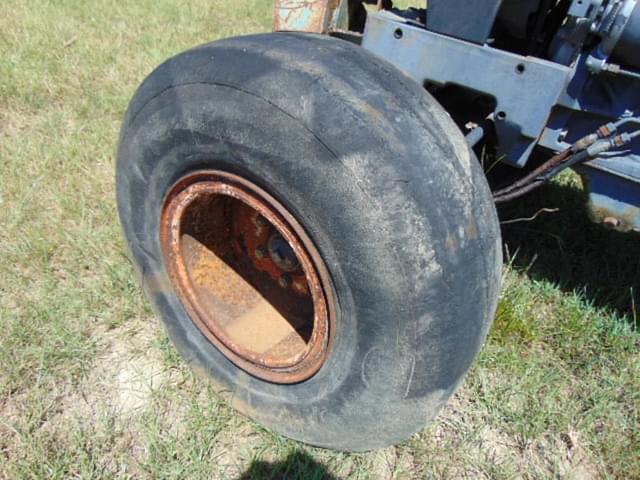Thumbnail image New Holland 3930 7