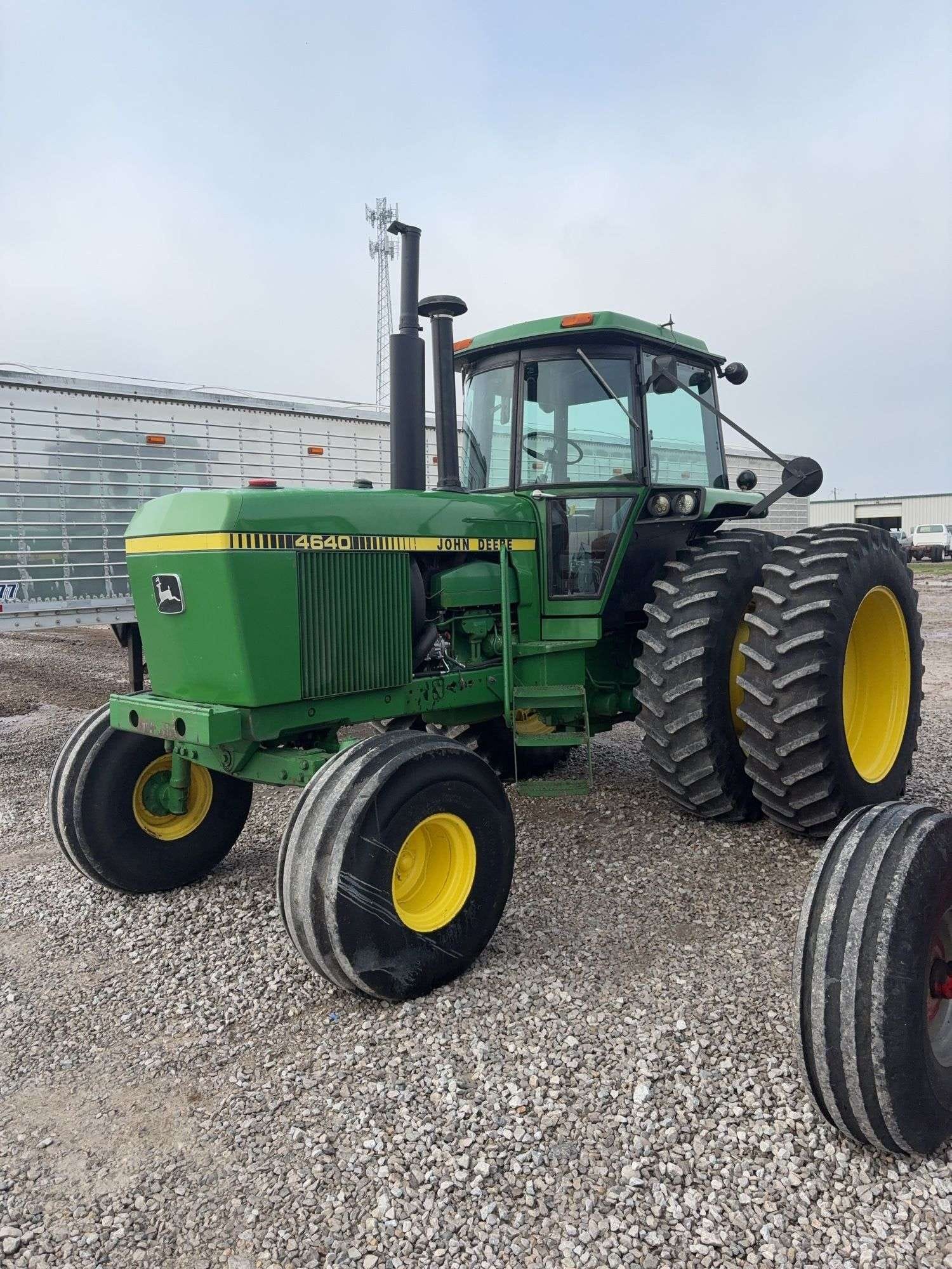 1979 John Deere 4640 Equipment Image0