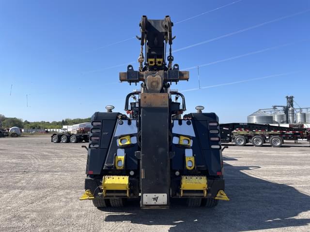 Image of Peterbilt 389 equipment image 2