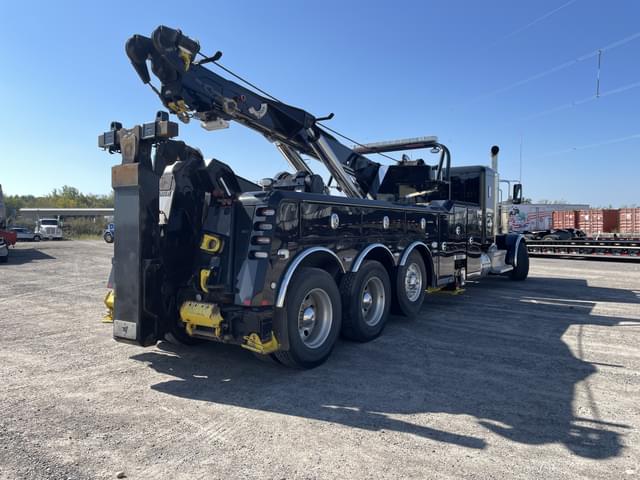 Image of Peterbilt 389 equipment image 4