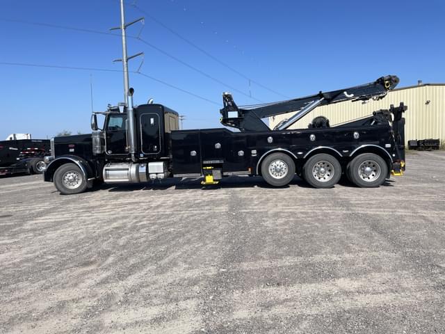 Image of Peterbilt 389 equipment image 1