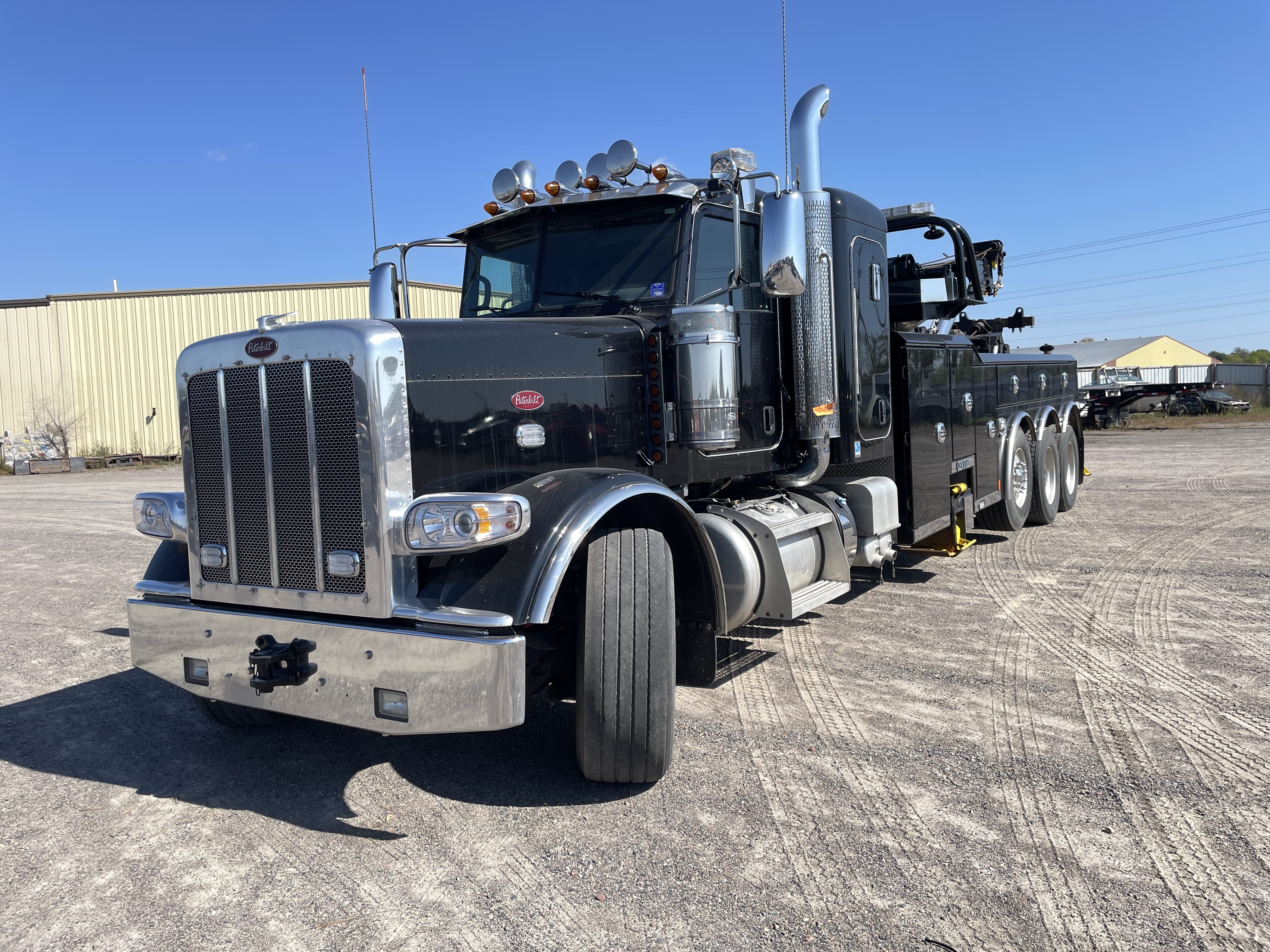 Main image Peterbilt 389