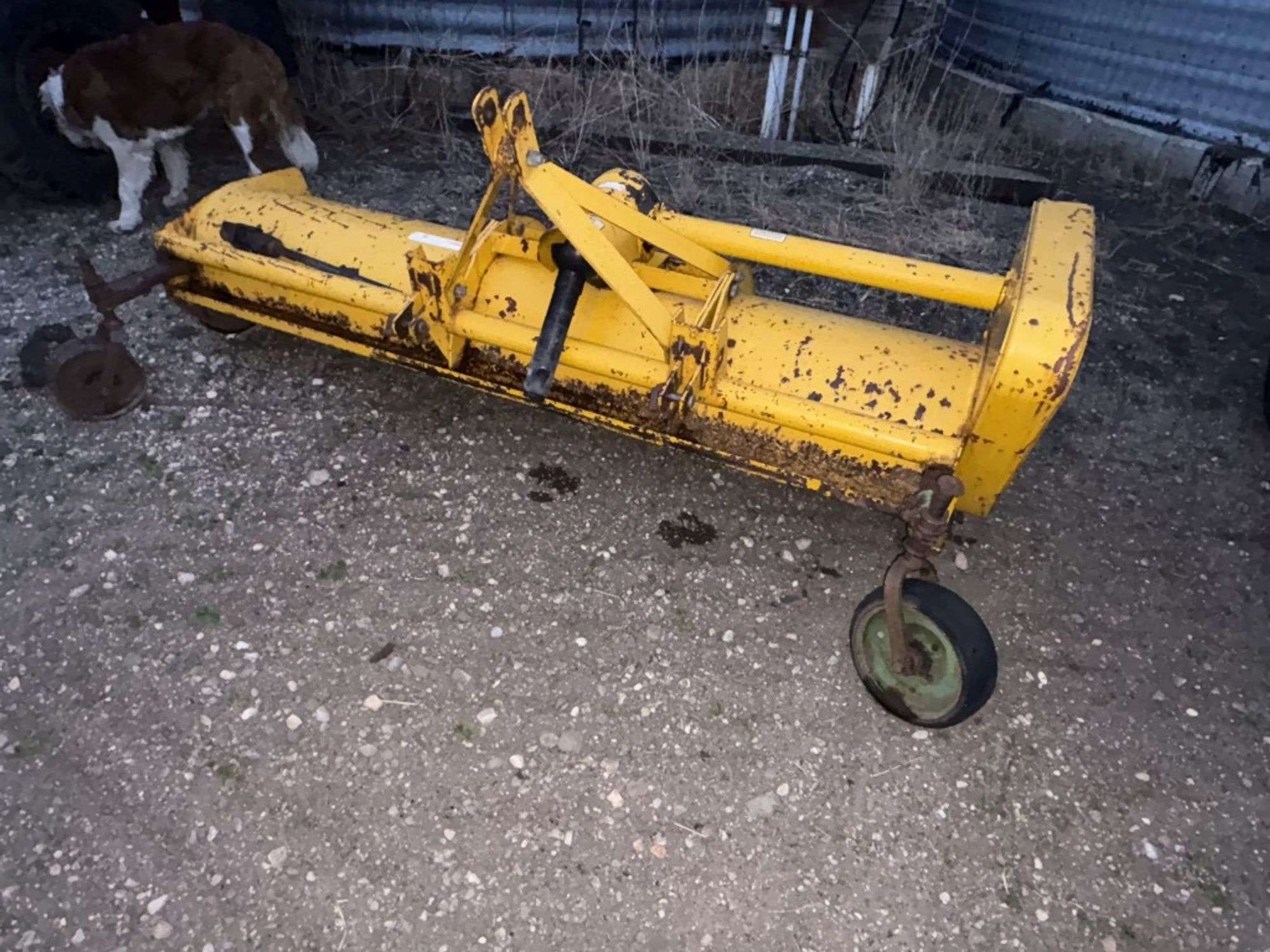 Ford 917 Equipment Image0