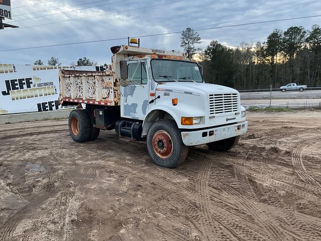 Image of International 4700 equipment image 2