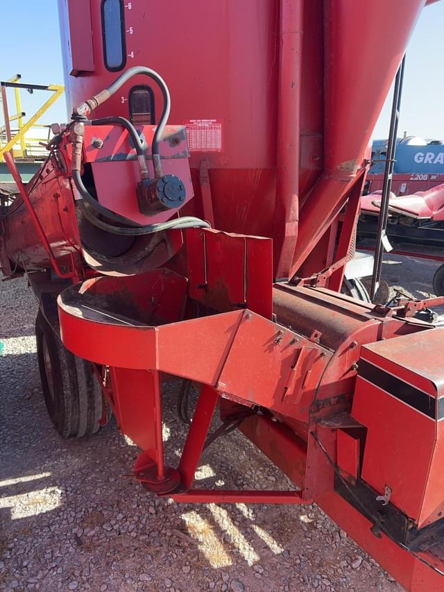 Image of Case IH 1350 equipment image 2