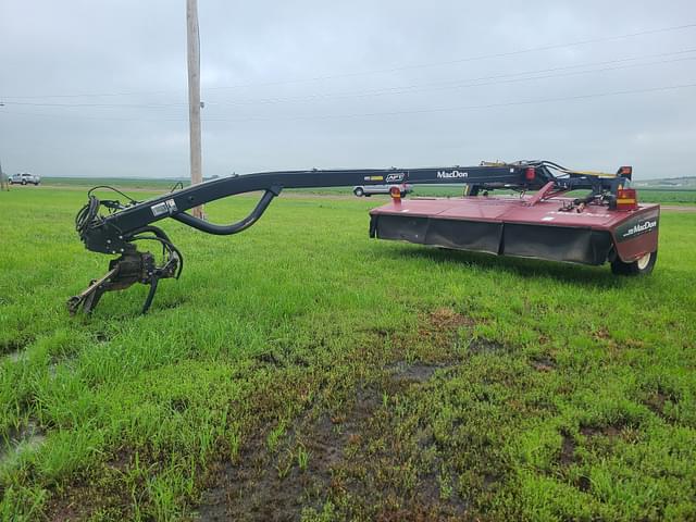 Image of MacDon R80 equipment image 1