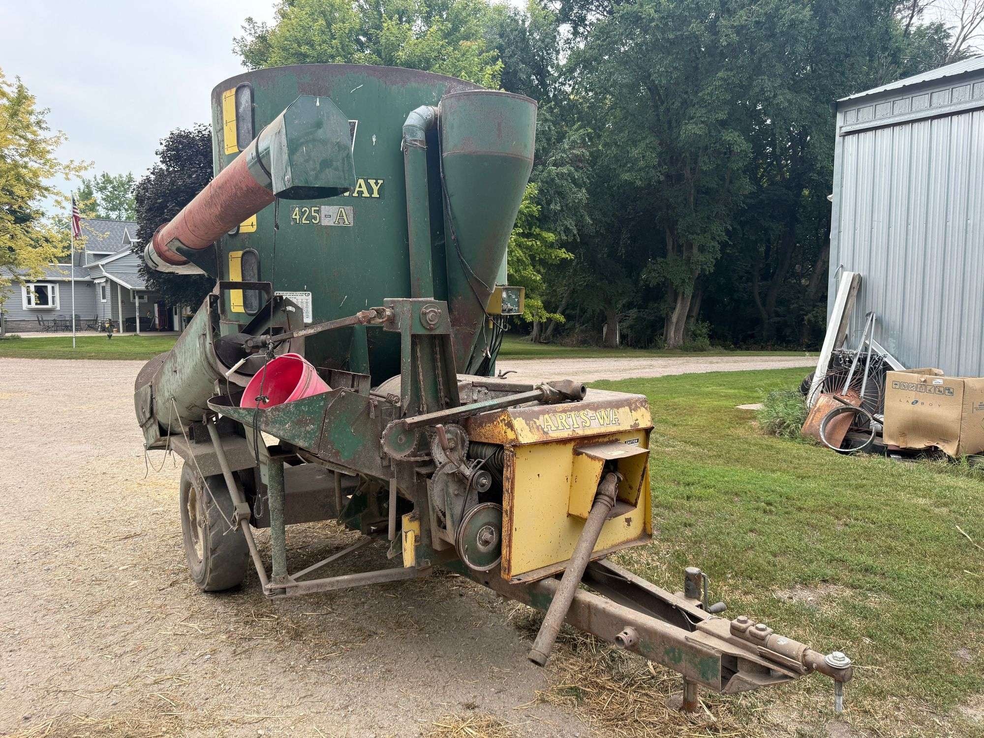 Art's Way 425A Equipment Image0