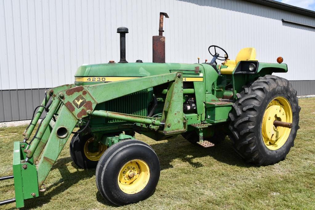 Main image John Deere 4230