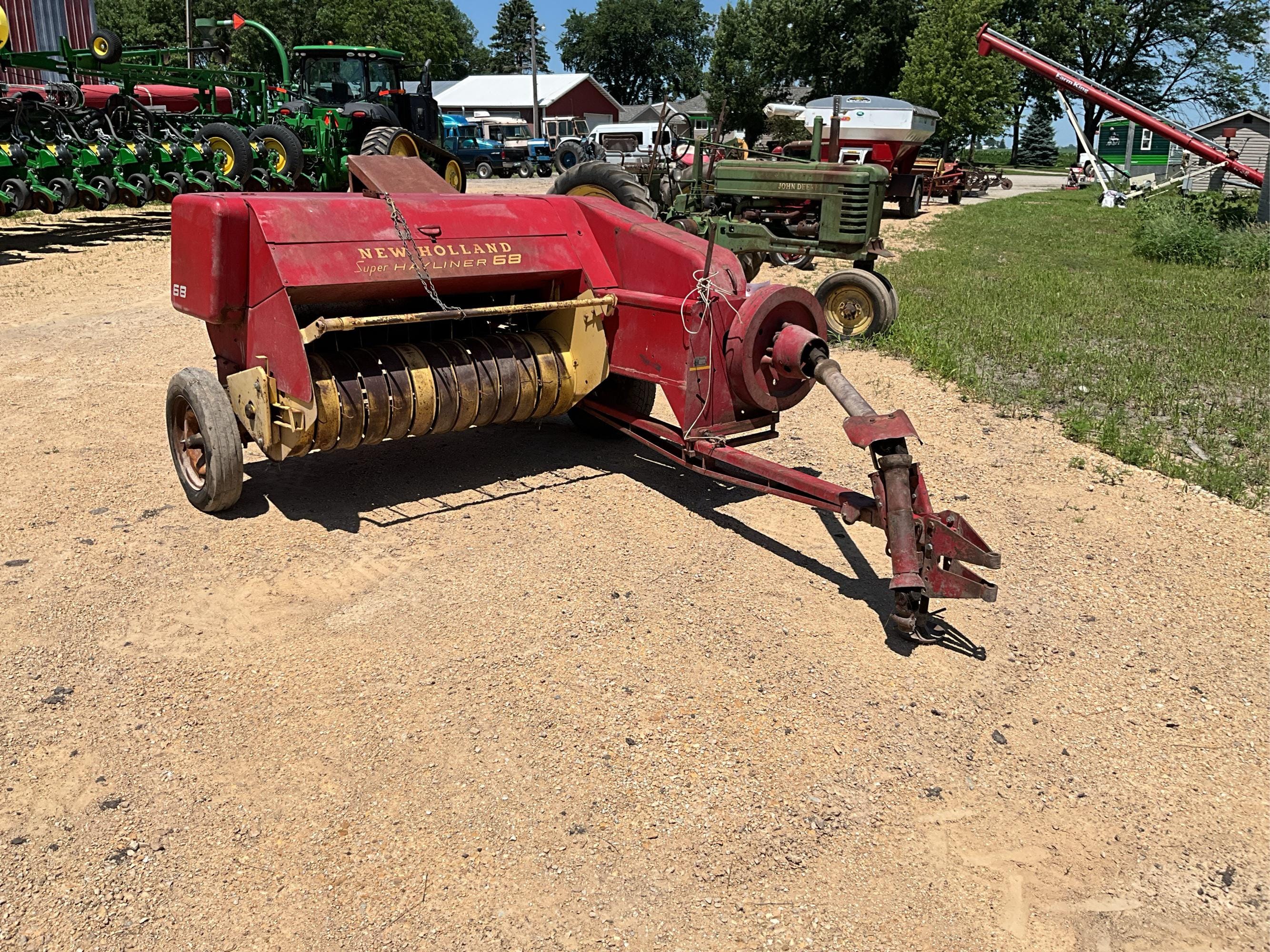 Main image New Holland Super Hayliner 68