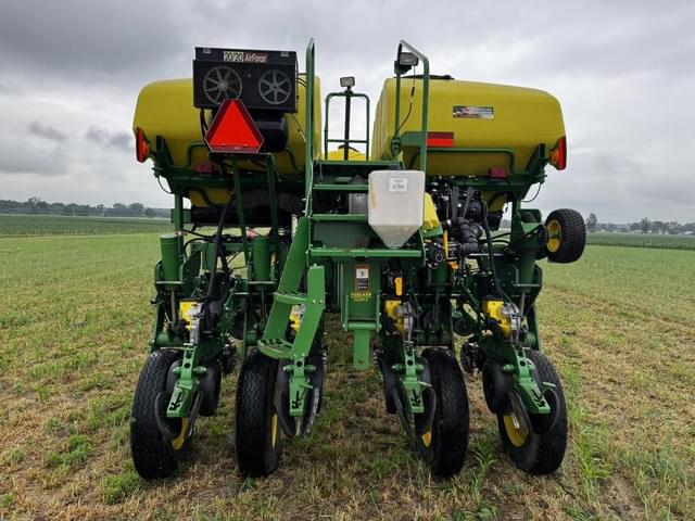 Image of John Deere 1770 equipment image 2