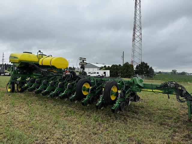 Image of John Deere 1770 equipment image 4