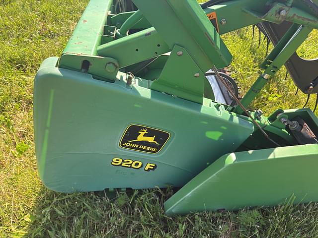 Image of John Deere 920F equipment image 4