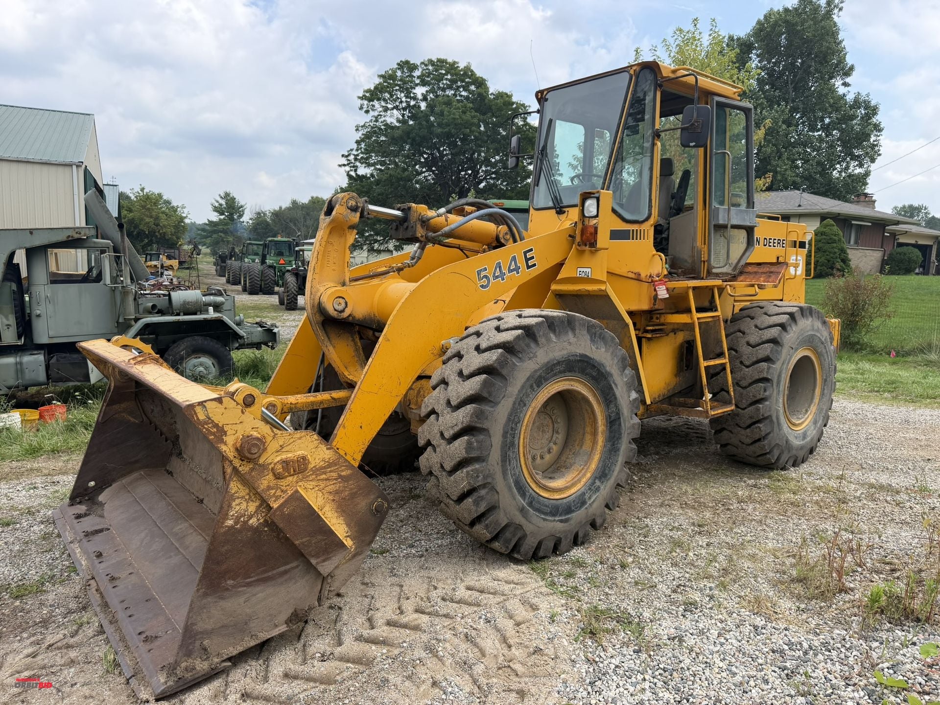 John Deere 544E Equipment Image0