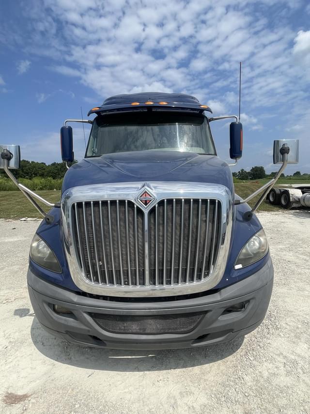 Image of International ProStar Plus 122 equipment image 4