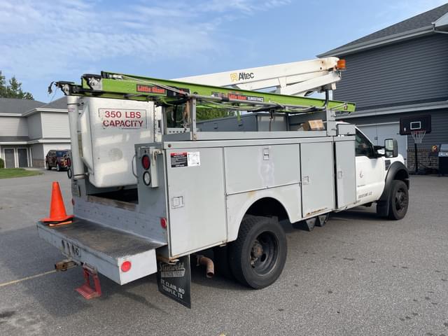 Image of Ford F-450 equipment image 4