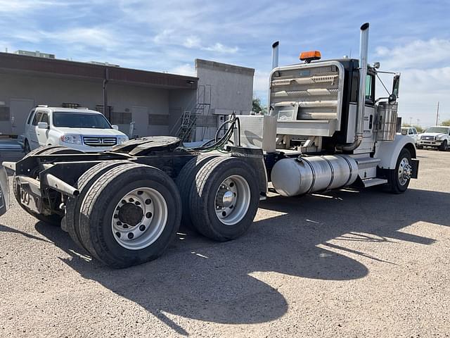 Image of Kenworth W900 equipment image 4