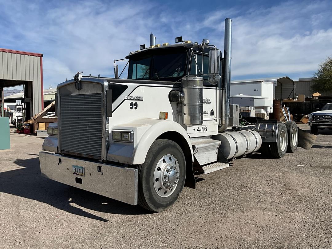 Image of Kenworth W900 Primary image