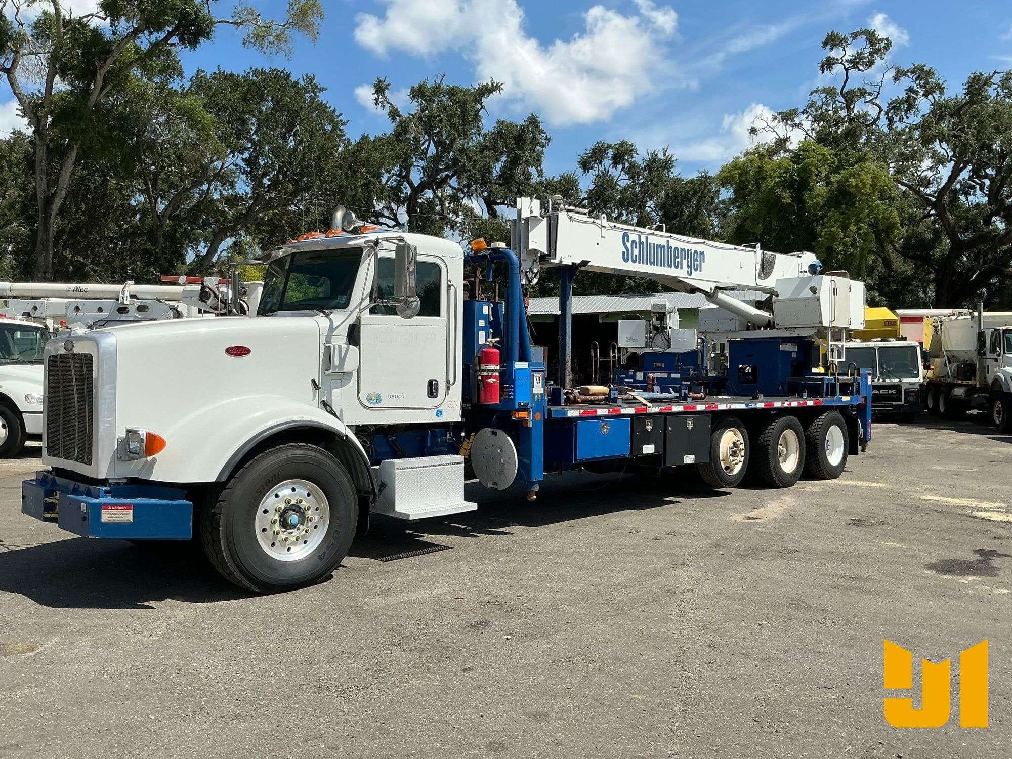 2011 Peterbilt 367 Equipment Image0