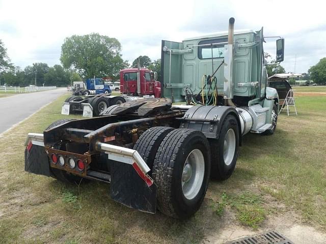 Image of Western Star 5700XE equipment image 2