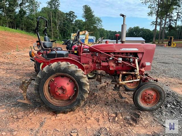 Image of International Harvester 140 equipment image 3