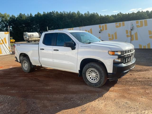 Image of Chevrolet Silverado equipment image 2