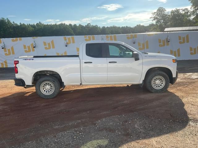 Image of Chevrolet Silverado equipment image 3