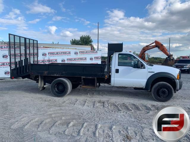 Image of Ford F-450 equipment image 3