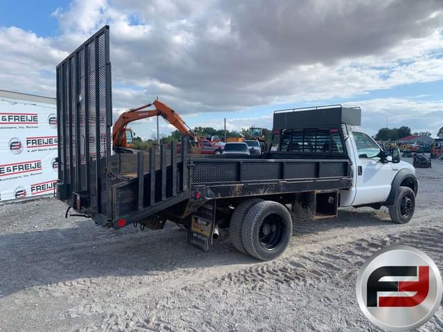 Image of Ford F-450 equipment image 4