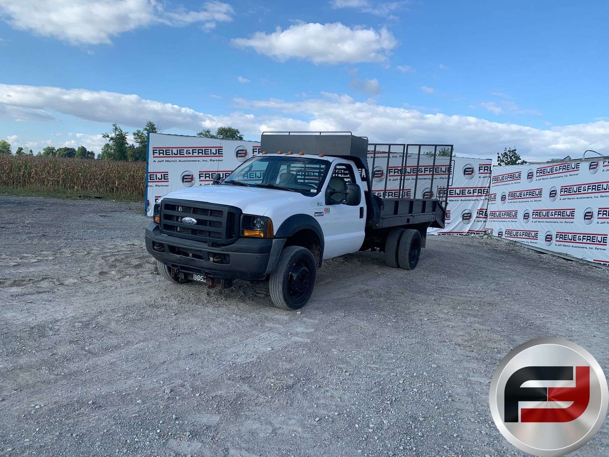 2006 Ford F-450 Equipment Image0