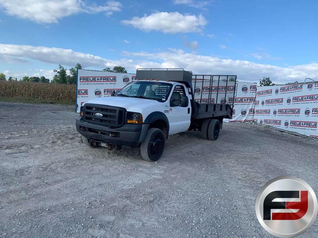 Image of Ford F-450 Primary image