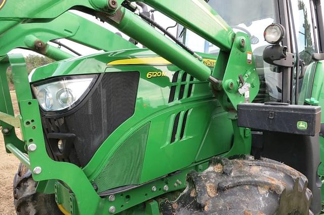 Image of John Deere 6120M equipment image 4