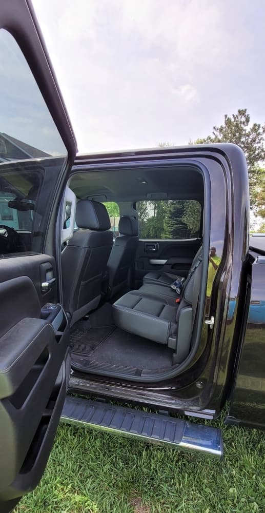 Image of Chevrolet 3500HD equipment image 2