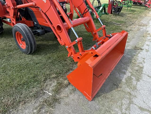 Image of Kubota MX4800 equipment image 1