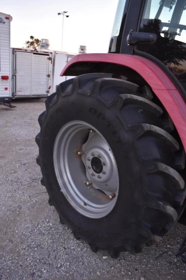 Image of Mahindra 8100 equipment image 4