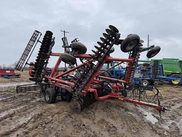 Image of Case IH 330 equipment image 4