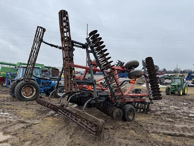 Image of Case IH 330 equipment image 3