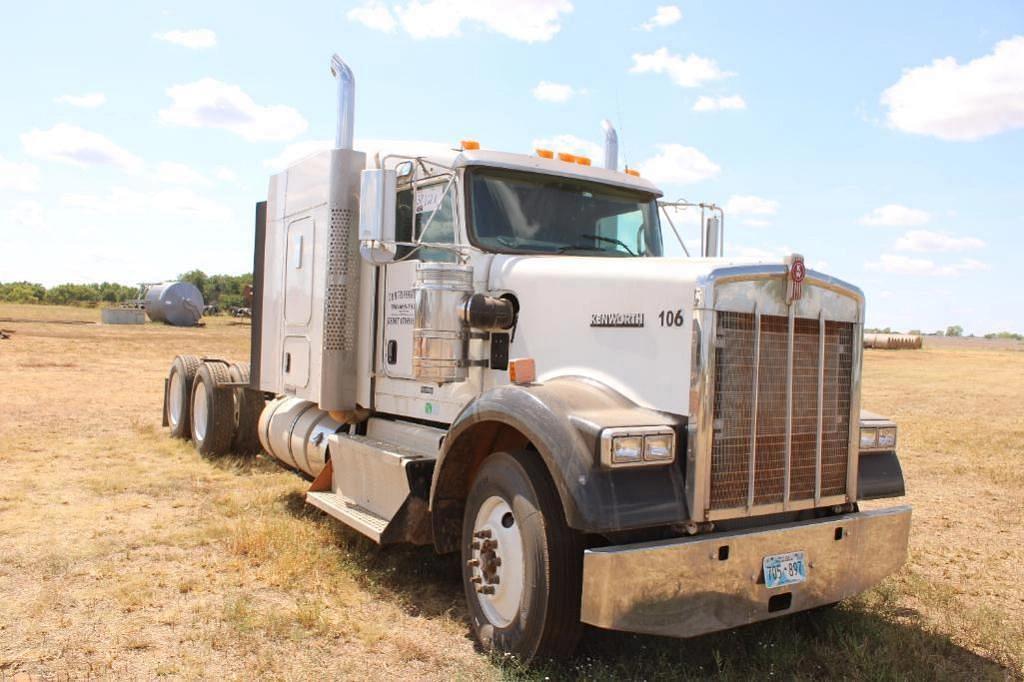 Image of Kenworth W900 Primary image