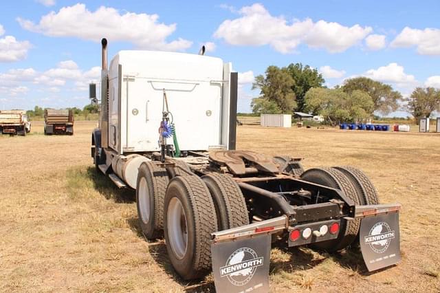 Image of Kenworth W900 equipment image 2