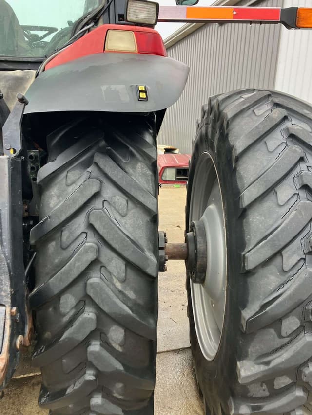Image of Case IH MX240 equipment image 3