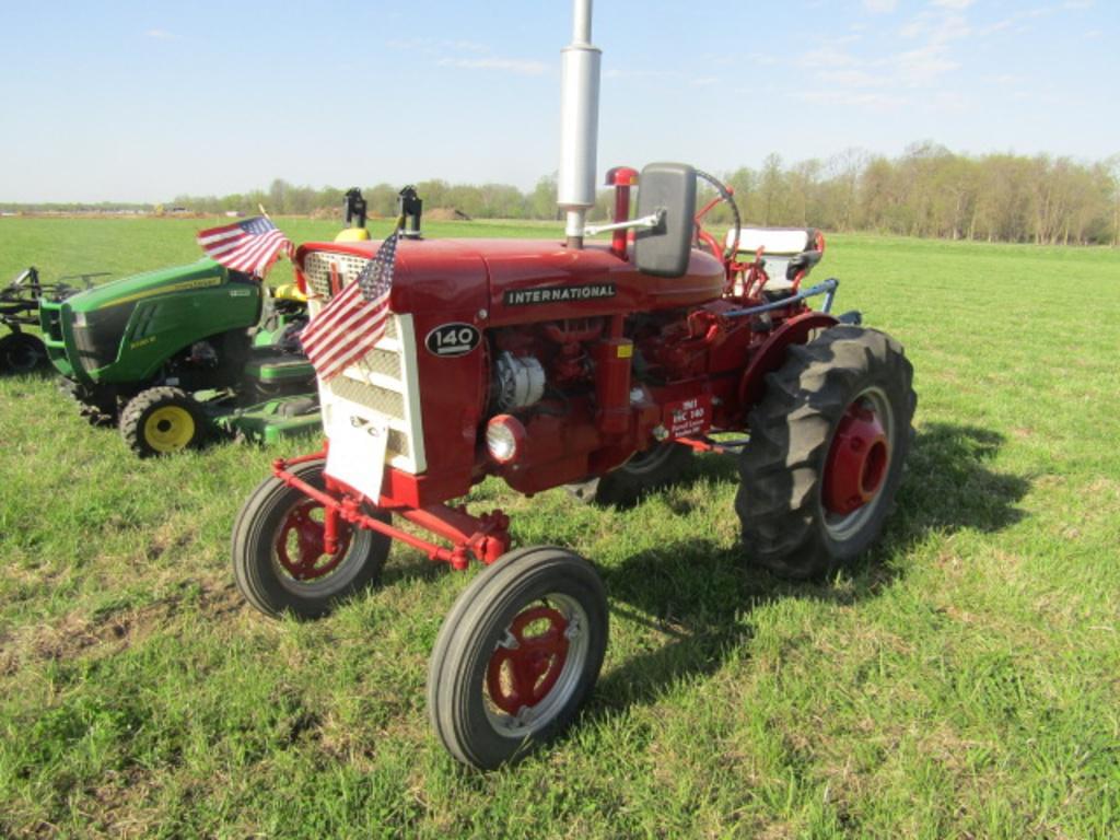 Image of International Harvester 140 Primary image