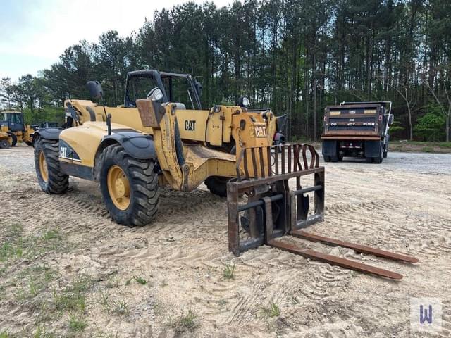Image of Caterpillar TH560B equipment image 2